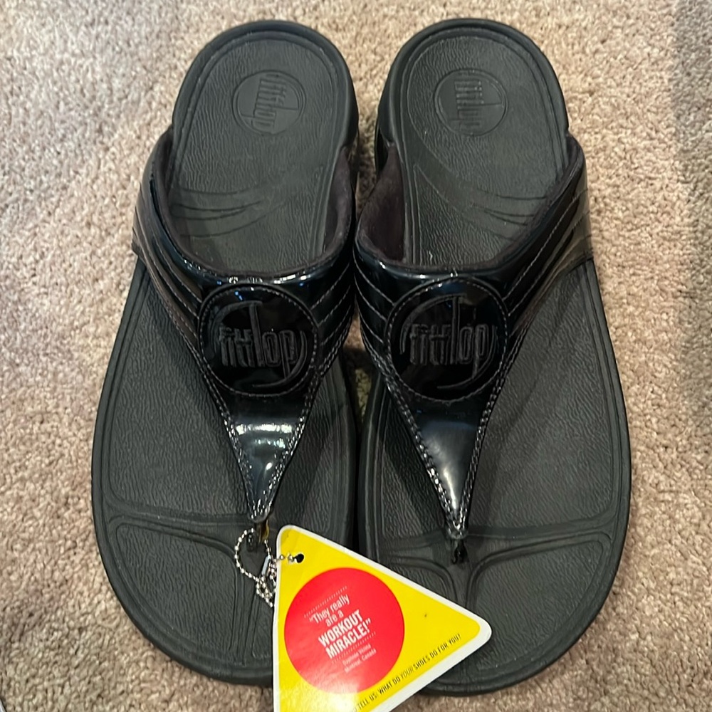 Fitflop Walkstar Black Thong Sandals. NWT. Wonbleboard. Size 10.